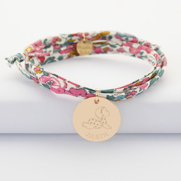 Bracelet 3 tours Liberty personnalisé prénom médaille gravée plaqué or 19 mm - HappyBulle x Marie Savart - bébé cœur