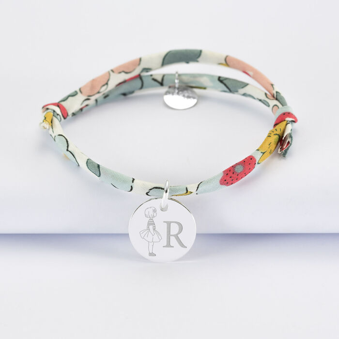 Bracelet enfant Liberty personnalisé initiale médaille gravée argent 15 mm - HappyBulle x Marie Savart - fille marinière