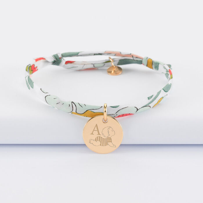 Bracelet enfant Liberty personnalisé initiale médaille gravée plaqué or 15 mm - HappyBulle x Marie Savart - bébé marinière