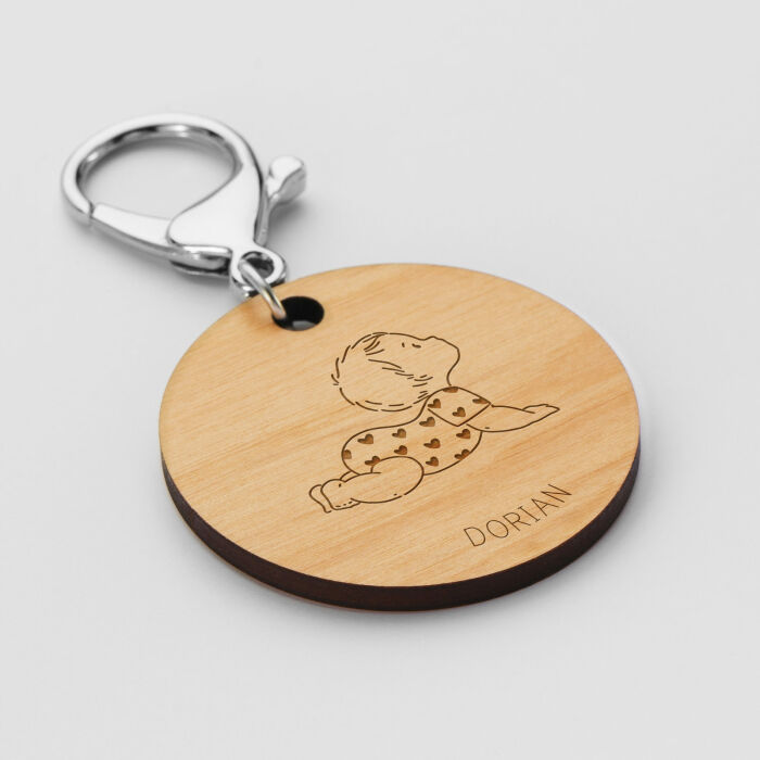 Porte-clés personnalisé prénom gravé bois médaille ronde 50 mm - HappyBulle x Marie Savart - bébé coeur