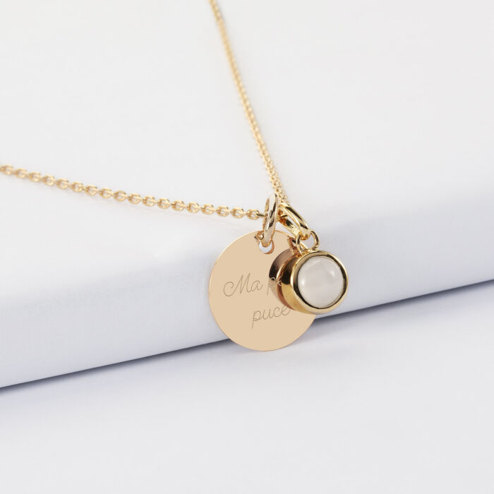 Pendentif enfant personnalisé médaille gravée plaqué or 15 mm et breloque pierre naturelle 8 mm - texte