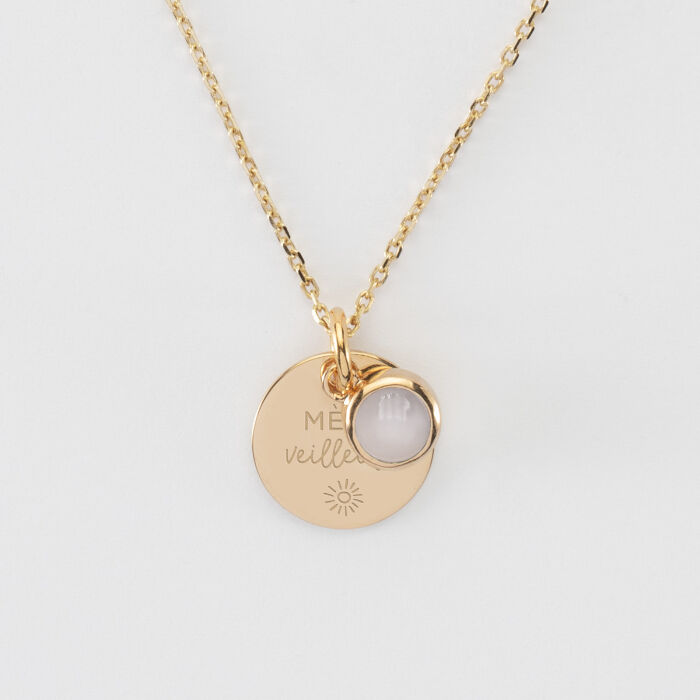 Pendentif réversible personnalisé médaille gravée plaqué or 15 mm et breloque pierre naturelle 8 mm - illustration mère veilleuse