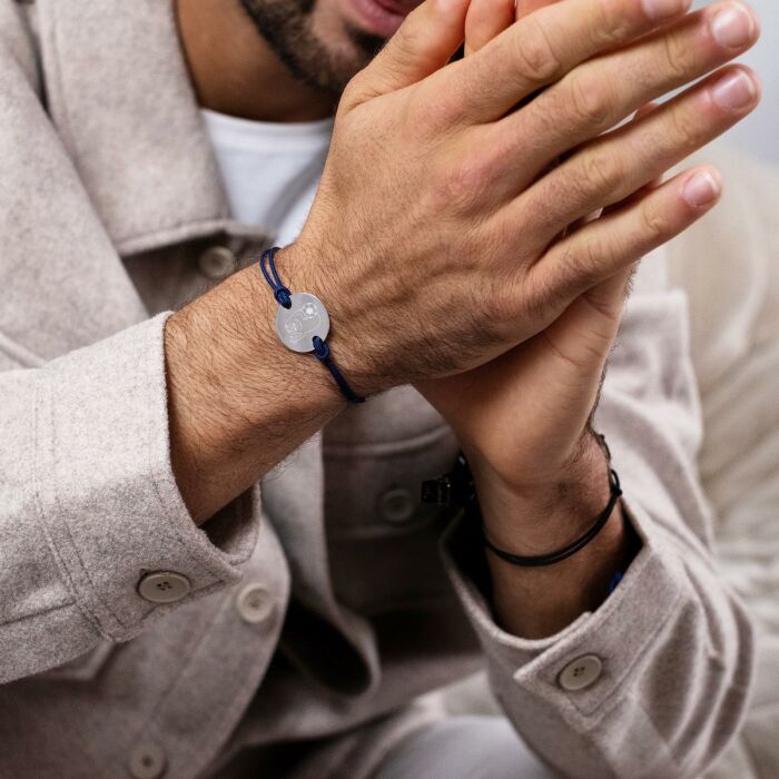 Bracelet homme personnalisé cordon doublé médaille gravée argent 2 trous 20 mm - HappyBulle x Barbapapa - photo portée