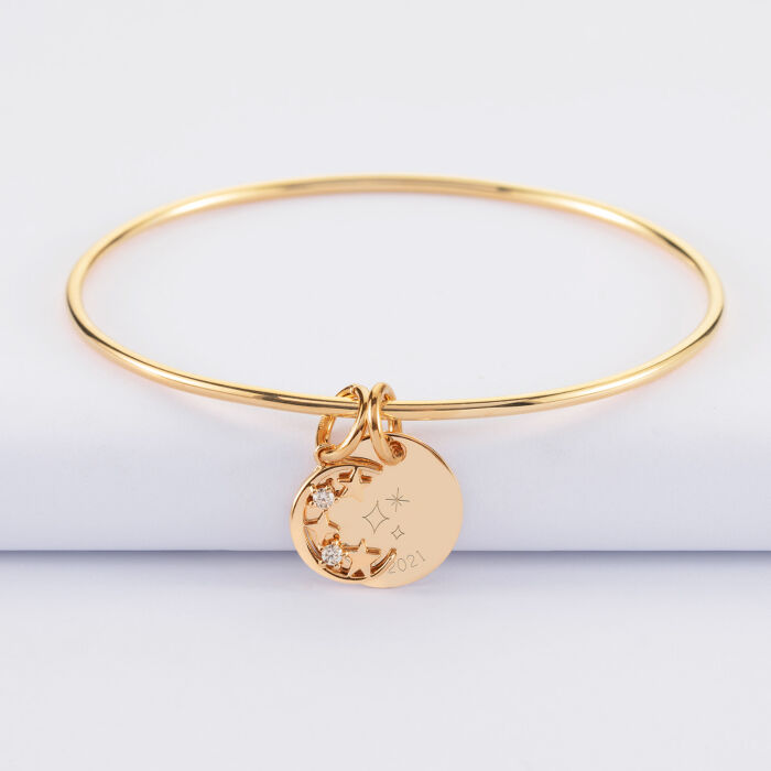 Bracelet personnalisé jonc plaqué or médaille gravée 15 mm et breloque lune scintillante - HappyBulle x Capucine - 3 étoiles