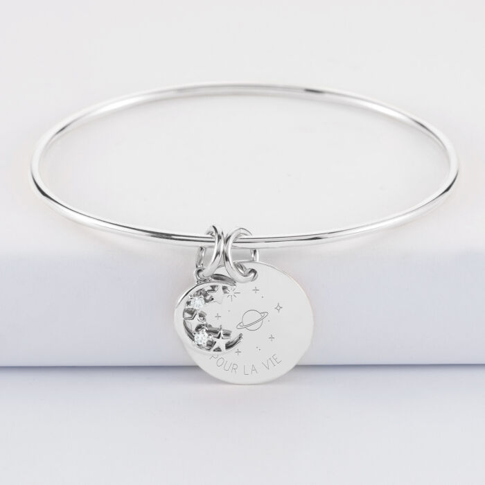 Bracelet personnalisé jonc argent médaille gravée 19 mm et breloque lune scintillante 11 mm - HappyBulle x Capucine - galaxie