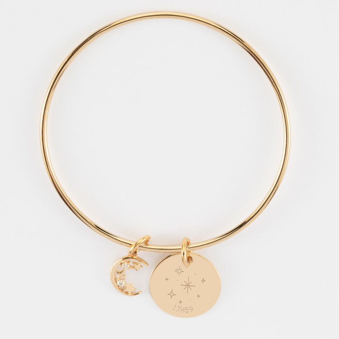 Bracelet personnalisé jonc plaqué or médaille gravée 19 mm et breloque lune scintillante 11 mm - HappyBulle x Capucine - constellation