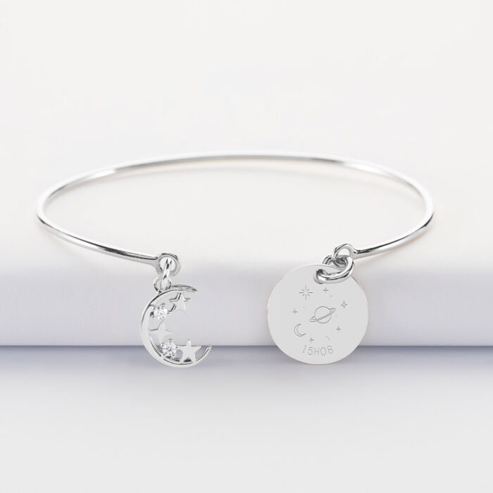 Bracelet personnalisé jonc argent ouvert médaille gravée 15 mm et breloque lune scintillante 11 mm - HappyBulle x Capucine - galaxie