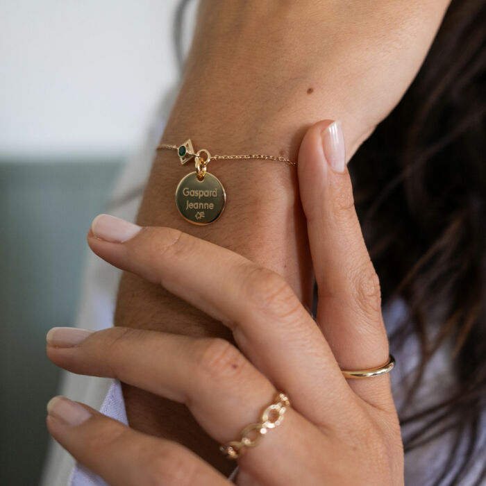 Bracelet chaine talisman losange vert personnalisé médaille gravée plaqué or 15 mm - texte