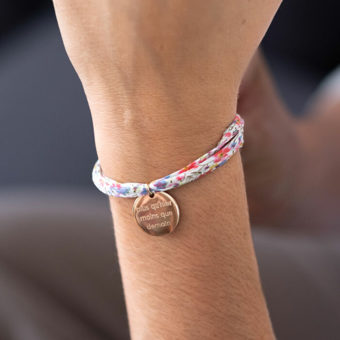 Bracelet 3 tours Liberty personnalisé médaille soleil coeur bombé gravée plaqué or 19 mm - texte