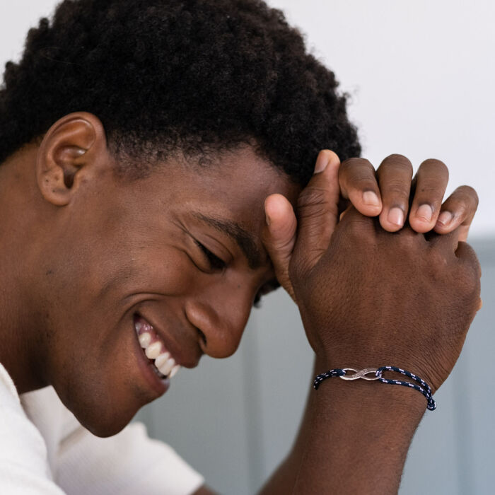 Bracelet infini homme personnalisé cordage marin simple médaille gravée argent 25x10 mm - texte