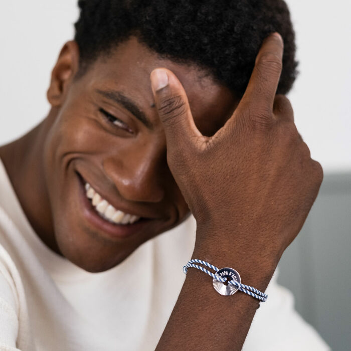 Bracelet homme personnalisé cordon tressé médaille gravée argent cible soleil 20 mm - texte