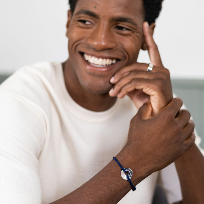 Bracelet homme personnalisé cordon double médaille gravée argent cible soleil 20 mm - prénoms