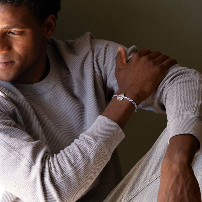 Bracelet homme personnalisé cordon marin tressé médaille gravée argent 2 trous 20 mm - dessin