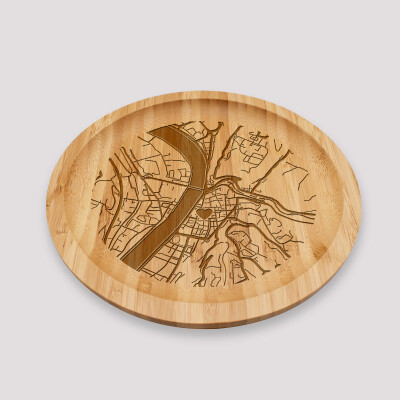 Plateau rond "Géo map" personnalisé bois gravé 20x20 cm - carte picto coeur