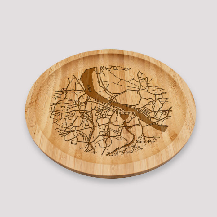 Plateau rond "Géo map" personnalisé bois gravé 20x20 cm - Bayonne
