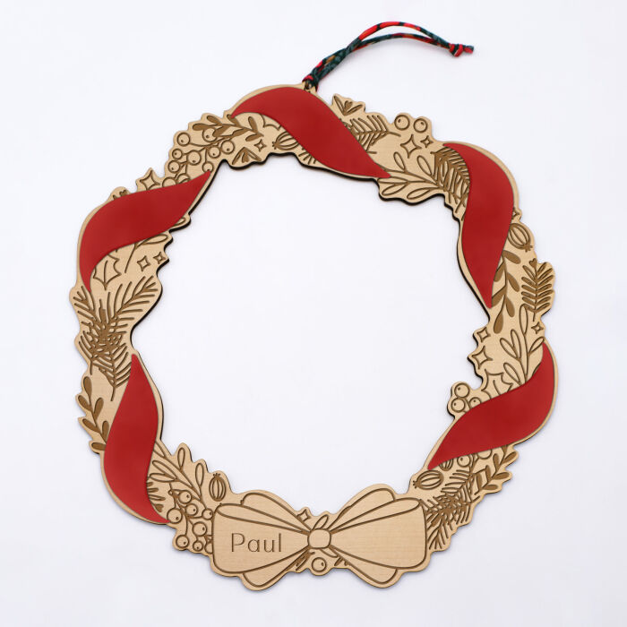 Couronne de Noël ajourée personnalisée bois gravé 25 cm - rouge