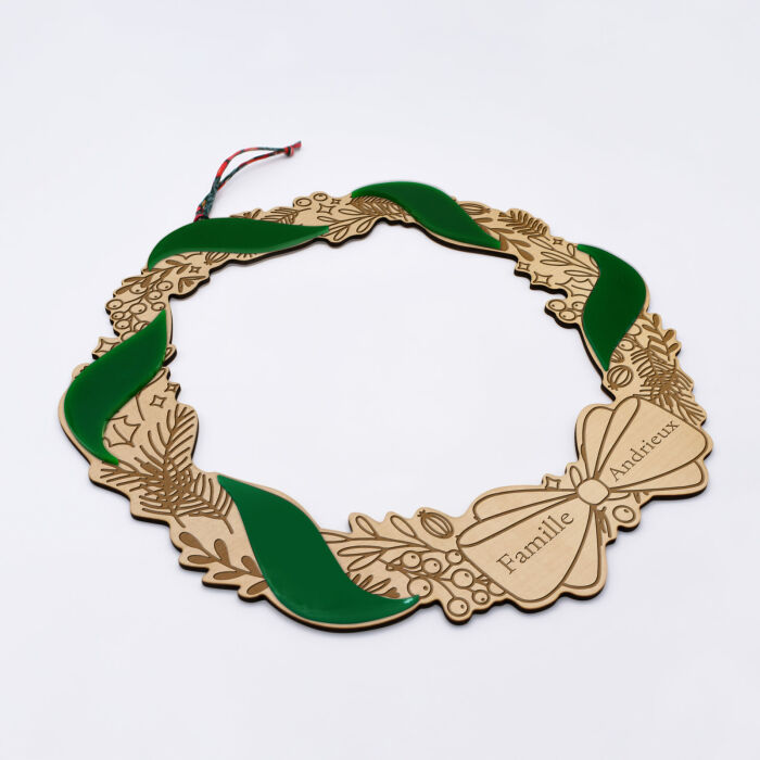 Couronne de Noël ajourée personnalisée bois gravé 25 cm - vert