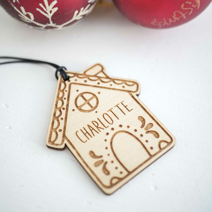 Décoration de Noël personnalisée bois gravé "Maison pain d'épice" - zoom