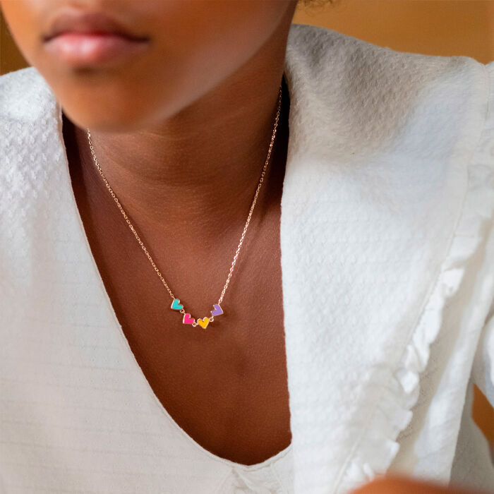 Collier enfant cœur email multicolore plaqué or - zoom