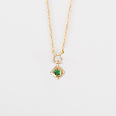 Collier talisman losange vert médaille plaqué or - plat