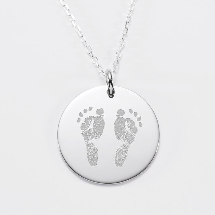 EN - Pendentif personnalisé médaille gravée argent 27 mm "Best Grandma" - footprint