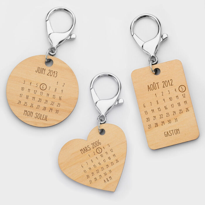 Porte-clés personnalisé calendrier médaille gravée bois - trio