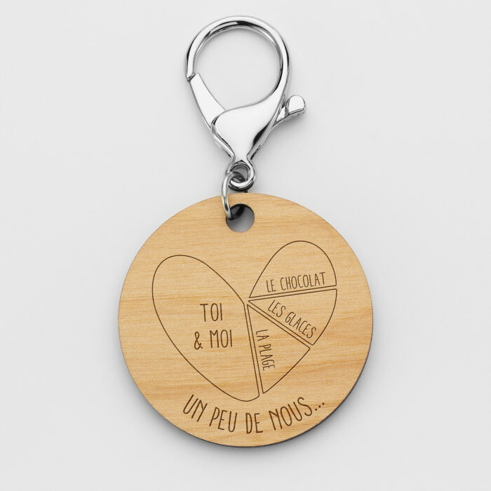 Porte-clés personnalisé gravé bois médaille ronde 50 mm - édition spéciale "Un peu de nous"