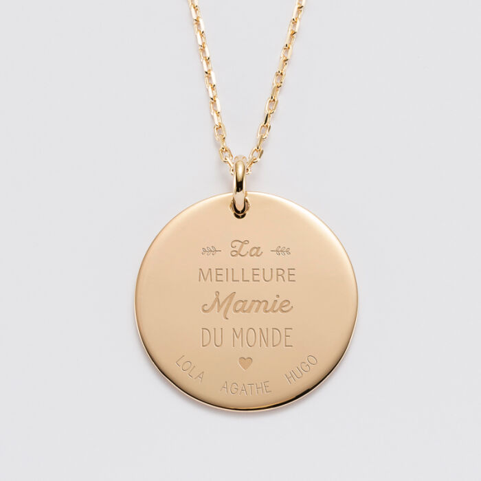 Pendentif personnalisé médaille gravée plaqué or 27 mm "La meilleure Mamie" - prénoms 2