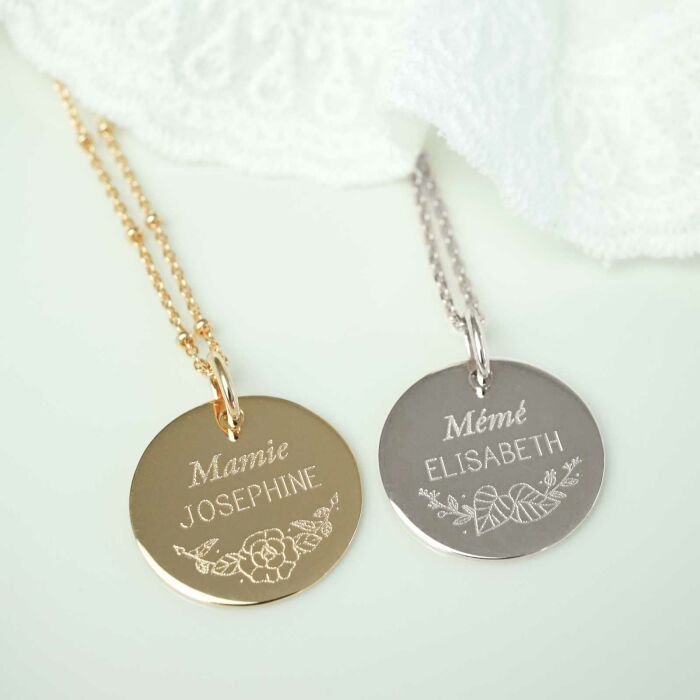 Pendentif personnalisé médaille gravée argent 19 mm - Edition spéciale Mamie florale - ambiance 2