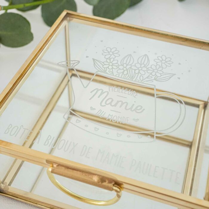 Boîte à bijoux personnalisée 10x10x5 cm verre gravé - Edition spéciale "Meilleure Mamie du monde" - photo ambiance 3
