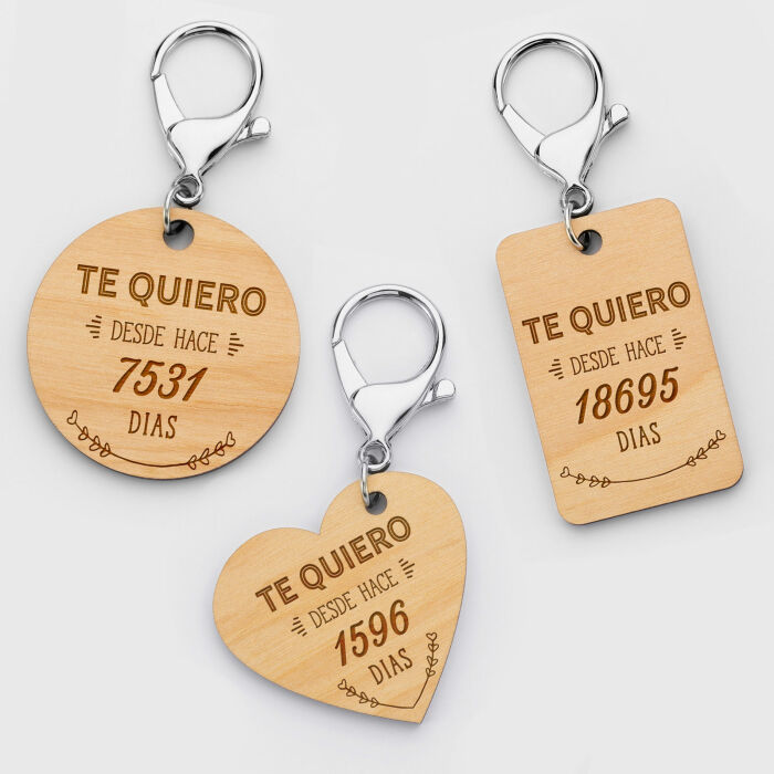 [ES] Porte-clés personnalisé gravé bois médaille 50 mm "Te quiero desde"- photo d'ensemble