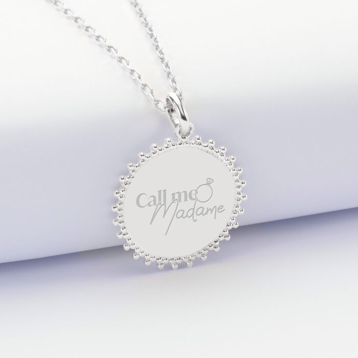 Pendentif EVJF personnalisé médaille soleil gravée argent 20 mm - Call me madame