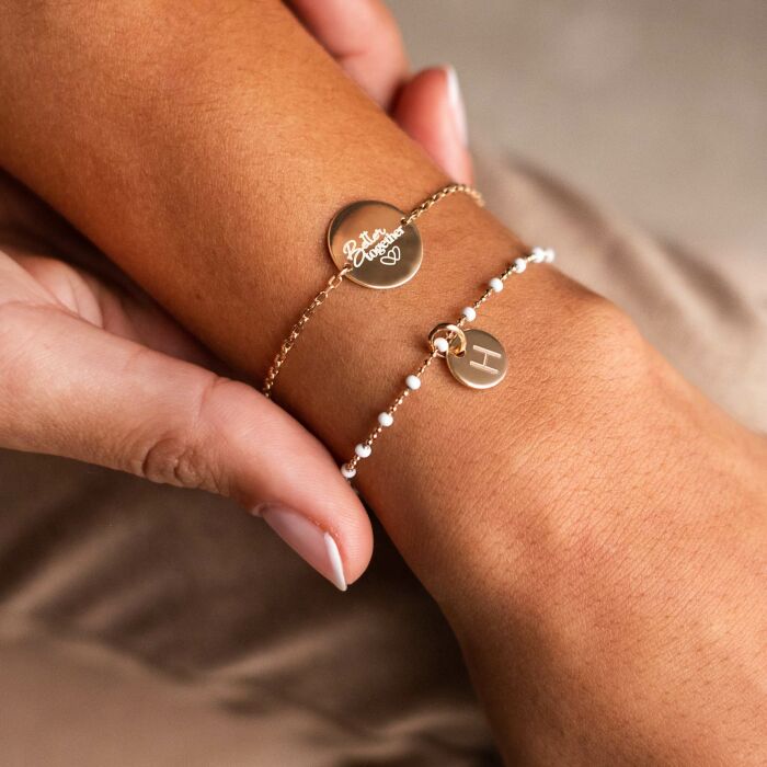 Bracelet chaîne cœurs ajourés personnalisé médaille gravée plaqué or 15 mm - Mariée