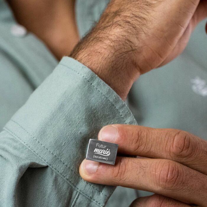 Boutons de manchette personnalisés gravés acier rectangle - Marié - Photo porté