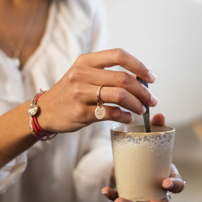 Bague Famille des mariés jonc plaqué or personnalisée médaille gravée 15 mm - Maman de la mariée